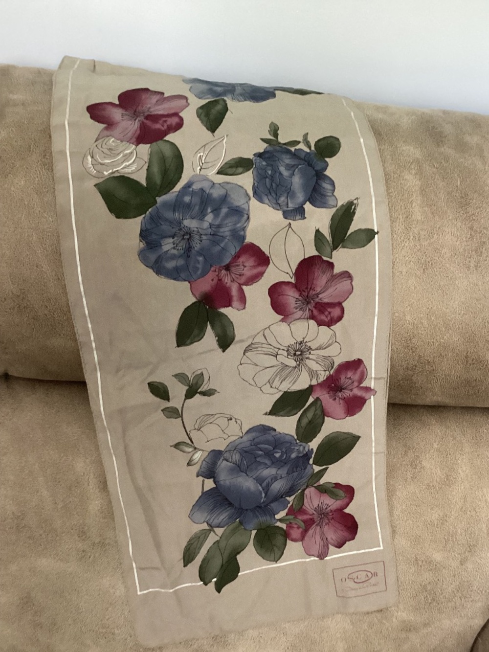 Oscar de la Renta Silk floral pink blue scarf Taylor